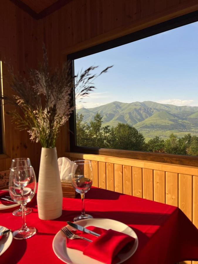 Glamping Wolf Mount Villa Margahovit Kültér fotó