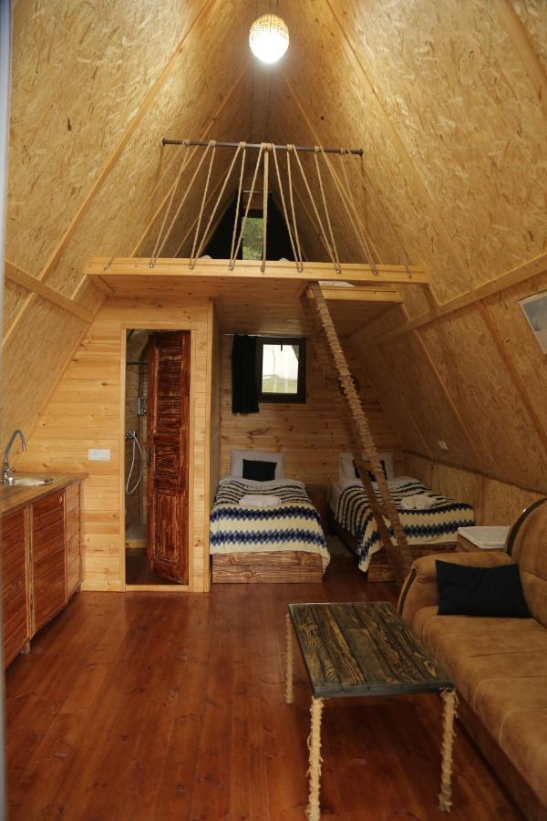 Glamping Wolf Mount Villa Margahovit Kültér fotó