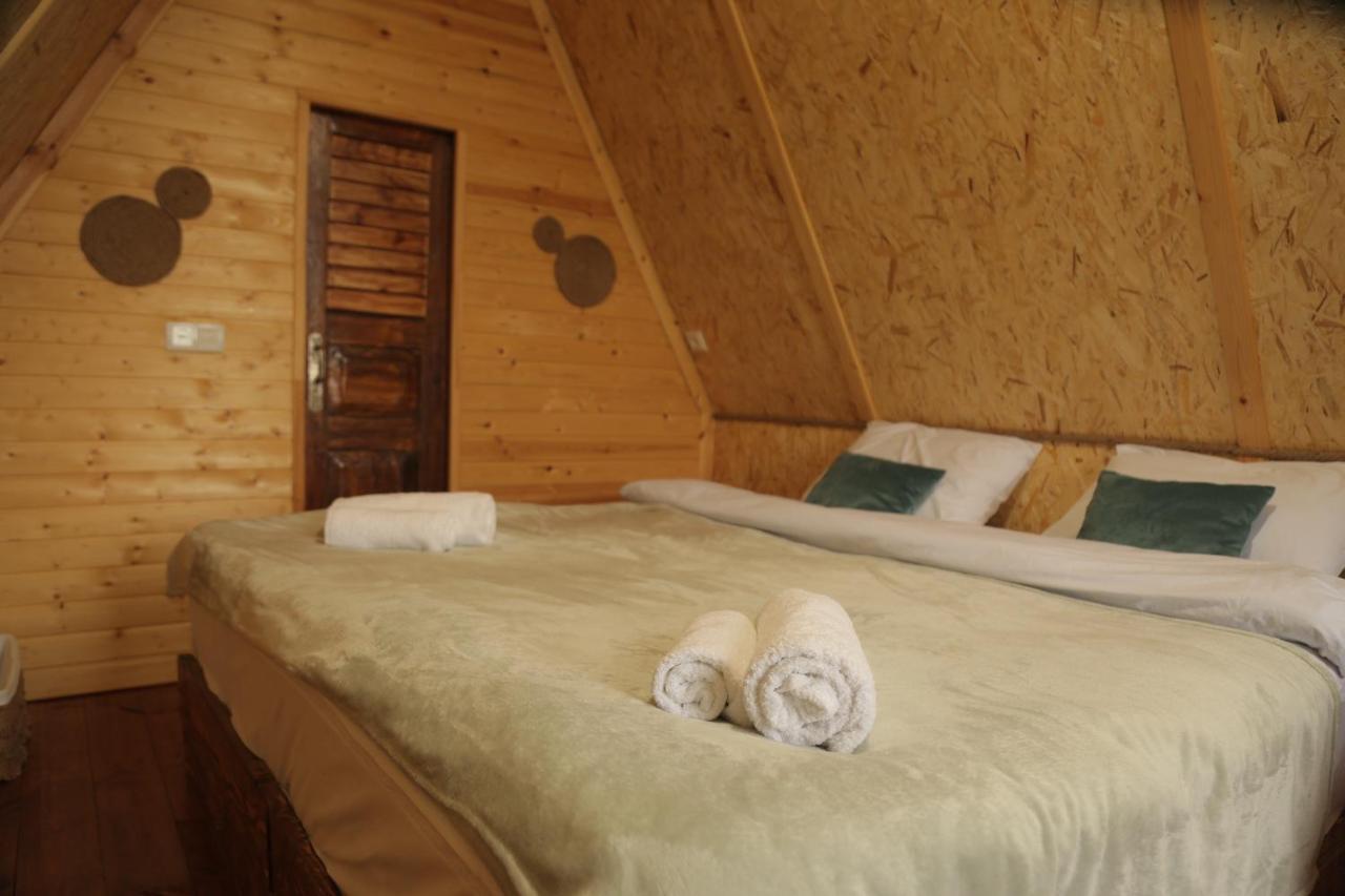Glamping Wolf Mount Villa Margahovit Kültér fotó